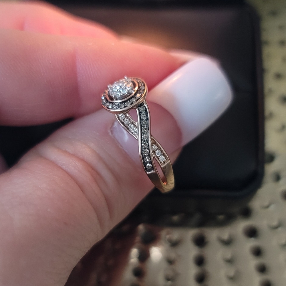 Rose Gold Champagne and Diamond Band, Size 7. - Picture 6 of 6